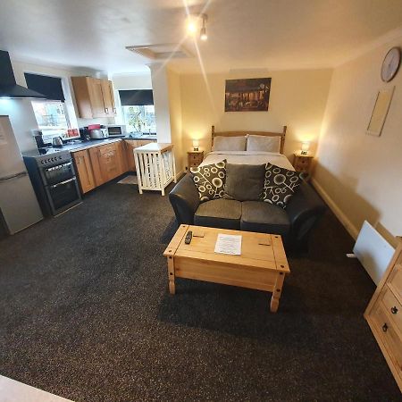 Sherwood Studio Annexe 1 Bedroom Entire Property Бостън Екстериор снимка