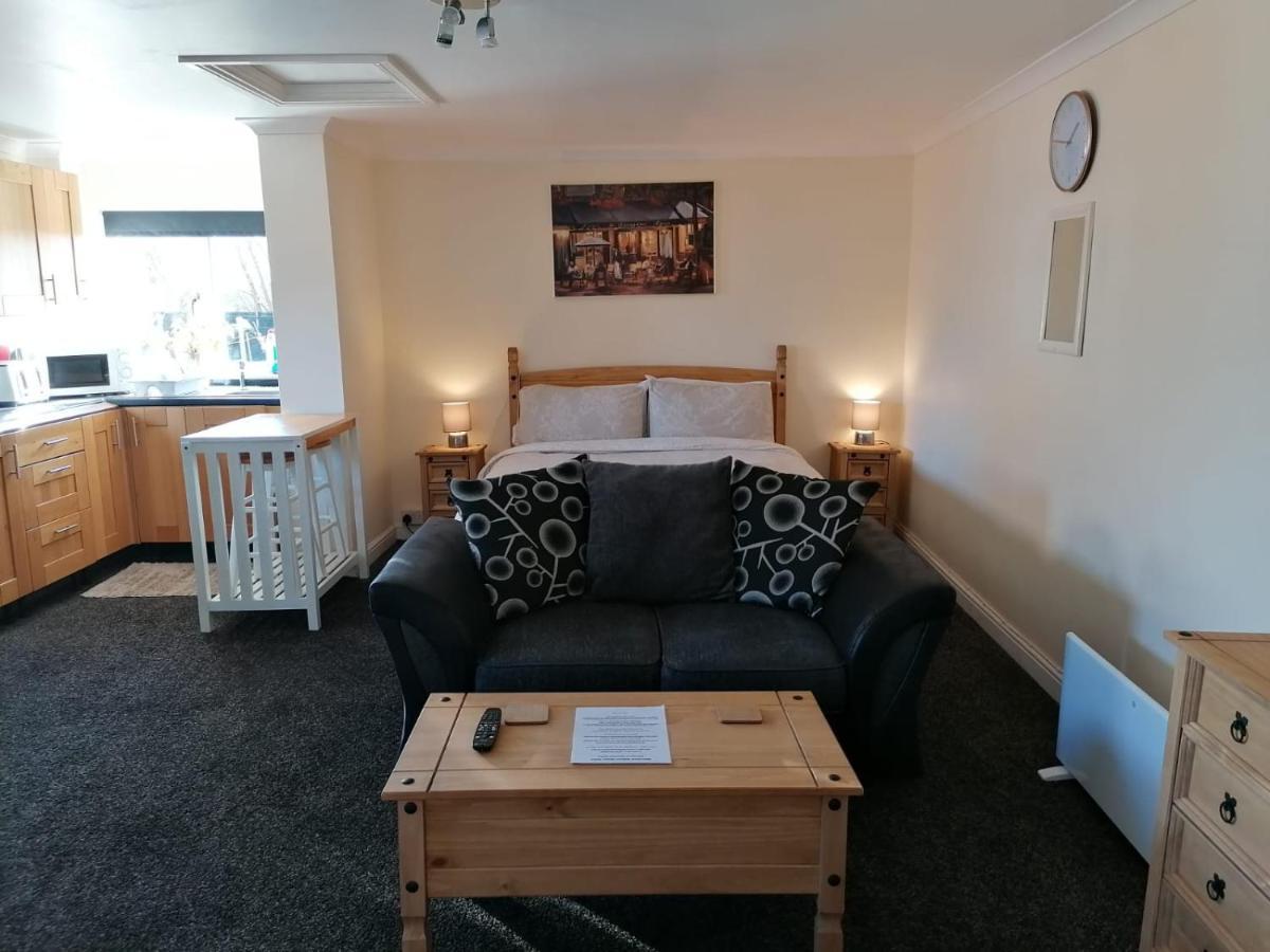 Sherwood Studio Annexe 1 Bedroom Entire Property Бостън Екстериор снимка