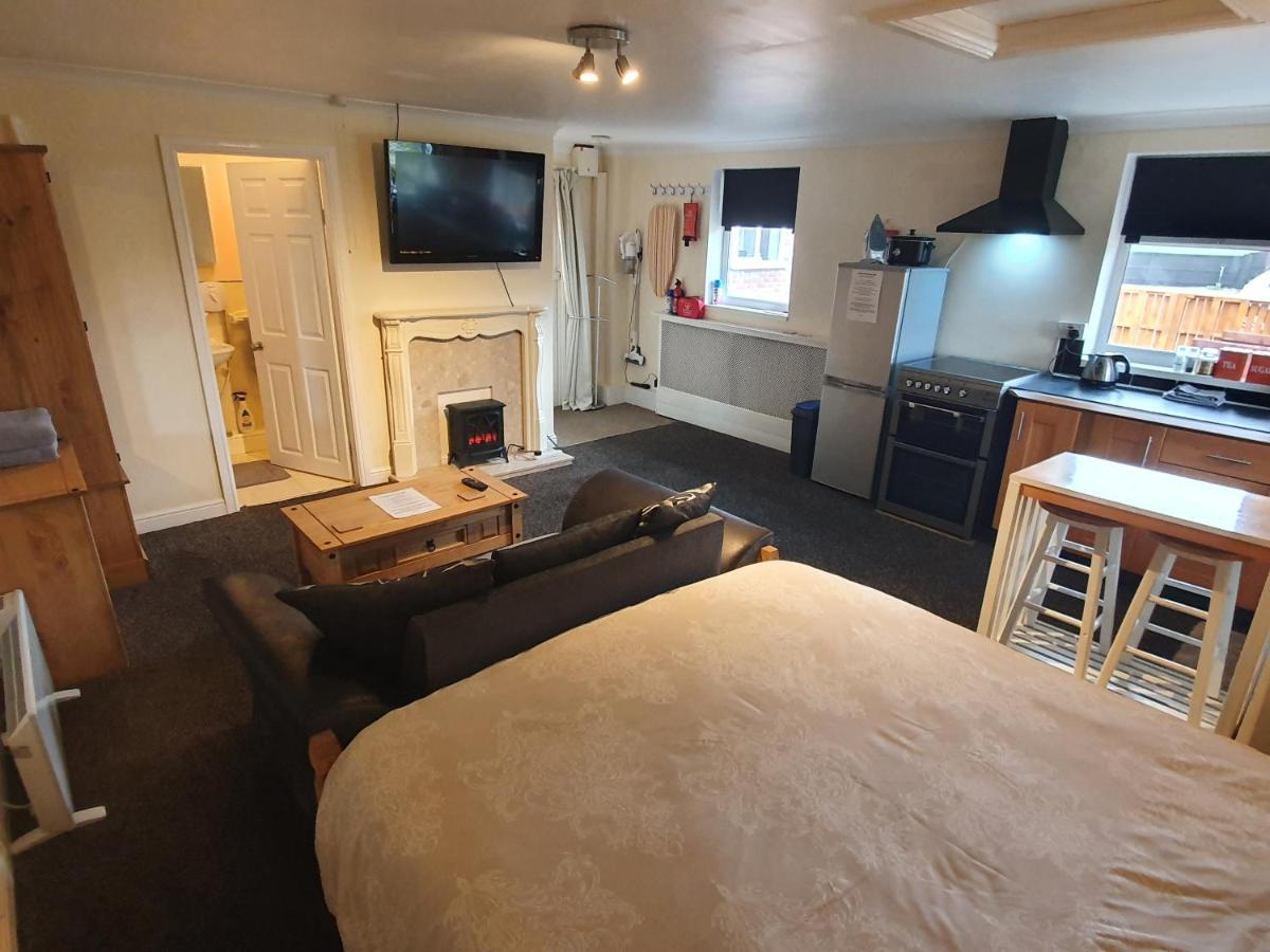 Sherwood Studio Annexe 1 Bedroom Entire Property Бостън Екстериор снимка