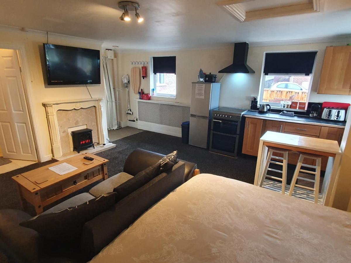 Sherwood Studio Annexe 1 Bedroom Entire Property Бостън Екстериор снимка