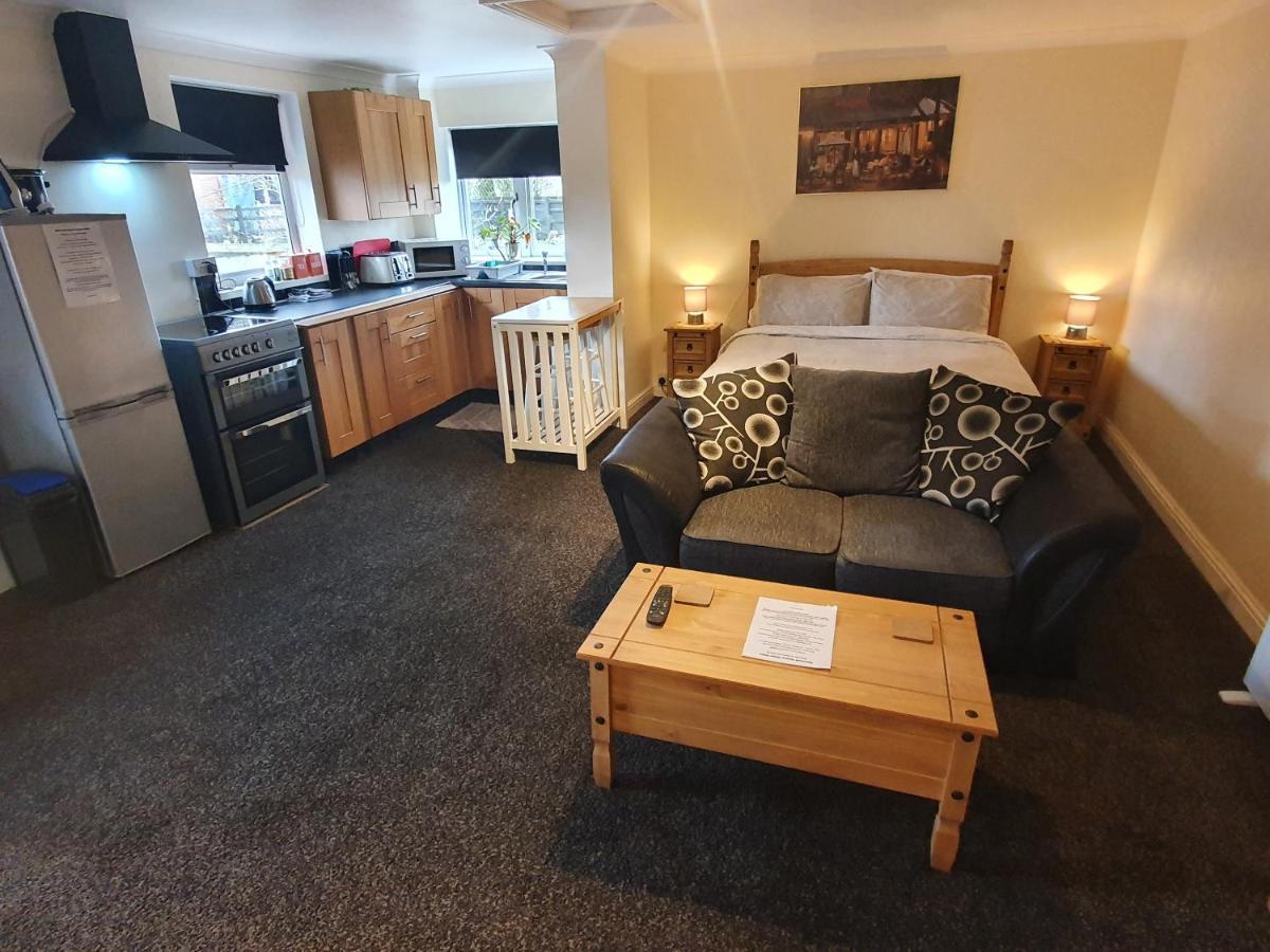 Sherwood Studio Annexe 1 Bedroom Entire Property Бостън Екстериор снимка