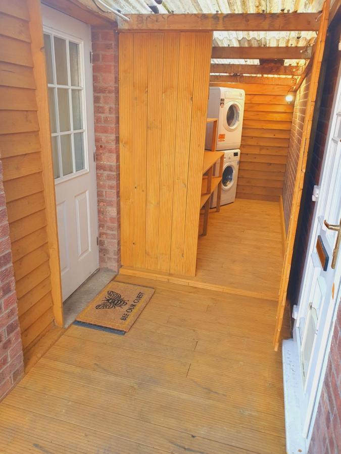 Sherwood Studio Annexe 1 Bedroom Entire Property Бостън Екстериор снимка